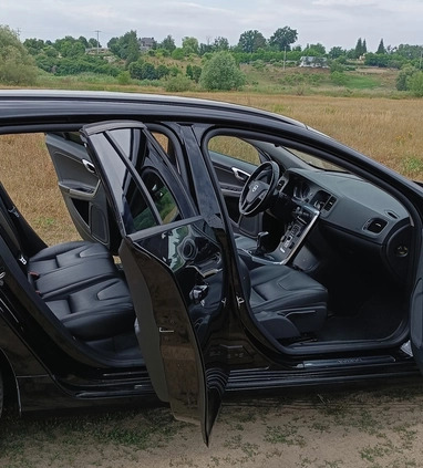 Volvo V60 cena 46500 przebieg: 197000, rok produkcji 2016 z Pyzdry małe 667